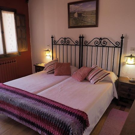 Hospedium Hostal Almanzor Navarredonda de Gredos Exteriér fotografie