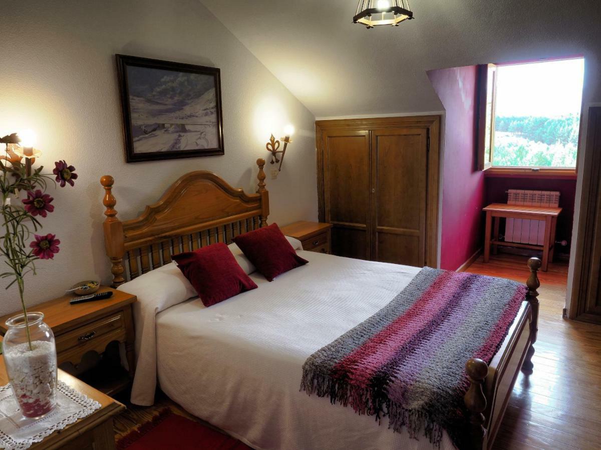 Hospedium Hostal Almanzor Navarredonda de Gredos Exteriér fotografie